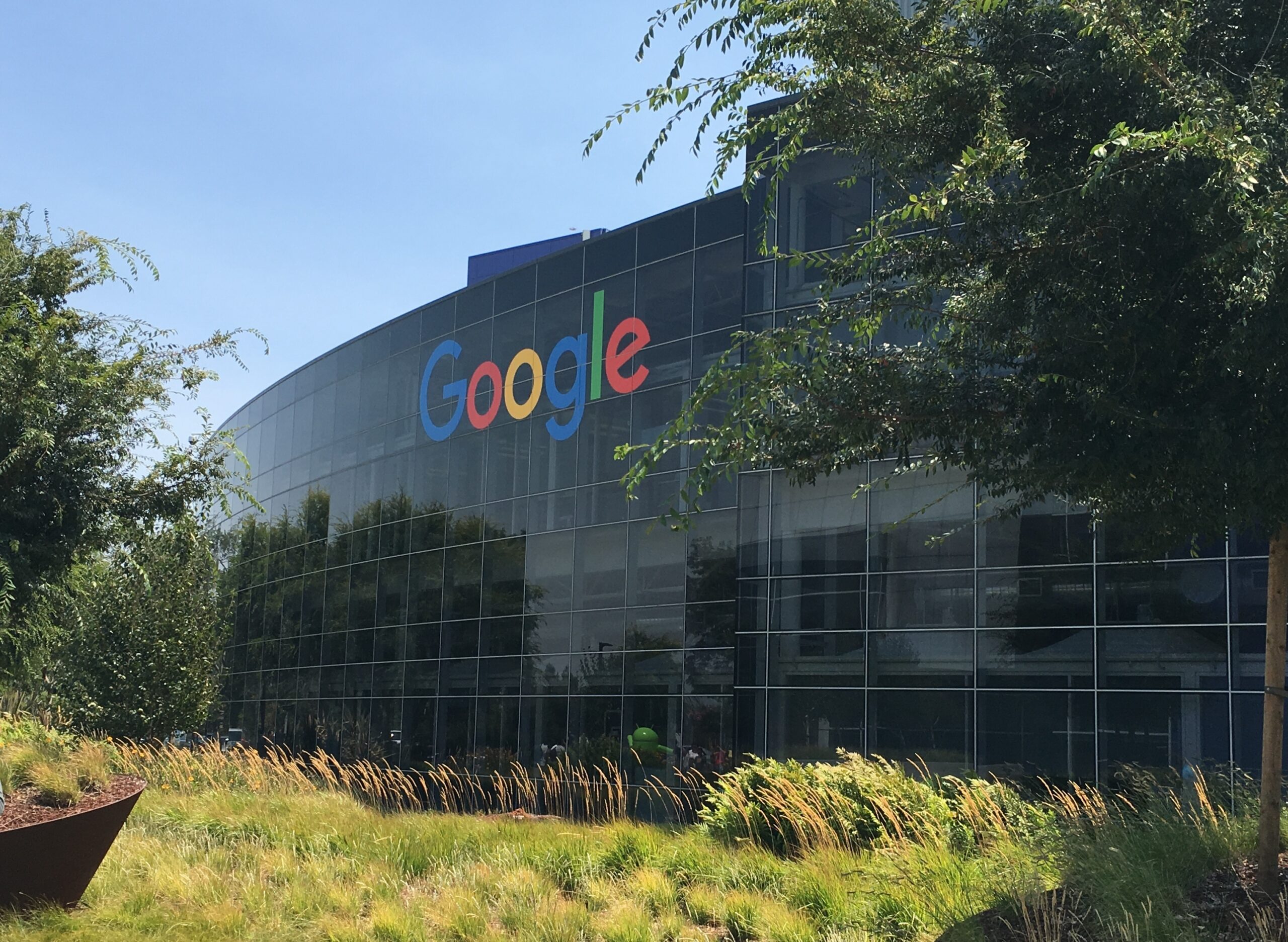 Alphabet Smashes Q1 Estimates, Raises Dividend, Approves $70B Buyback