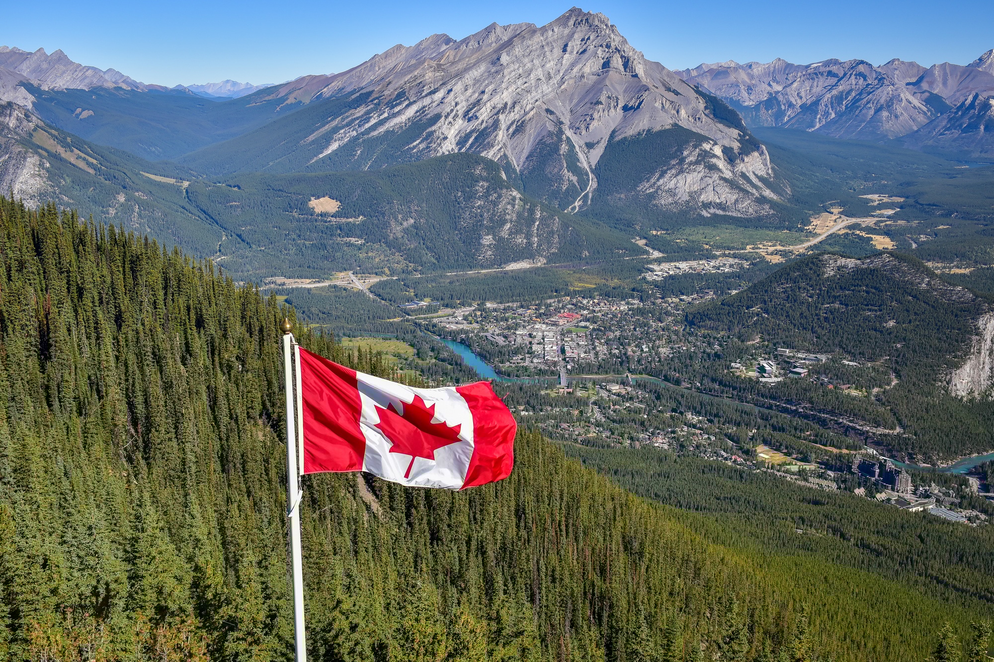 Mark Carney Leads Liberals to Narrow Win in Canada’s 2025 Election