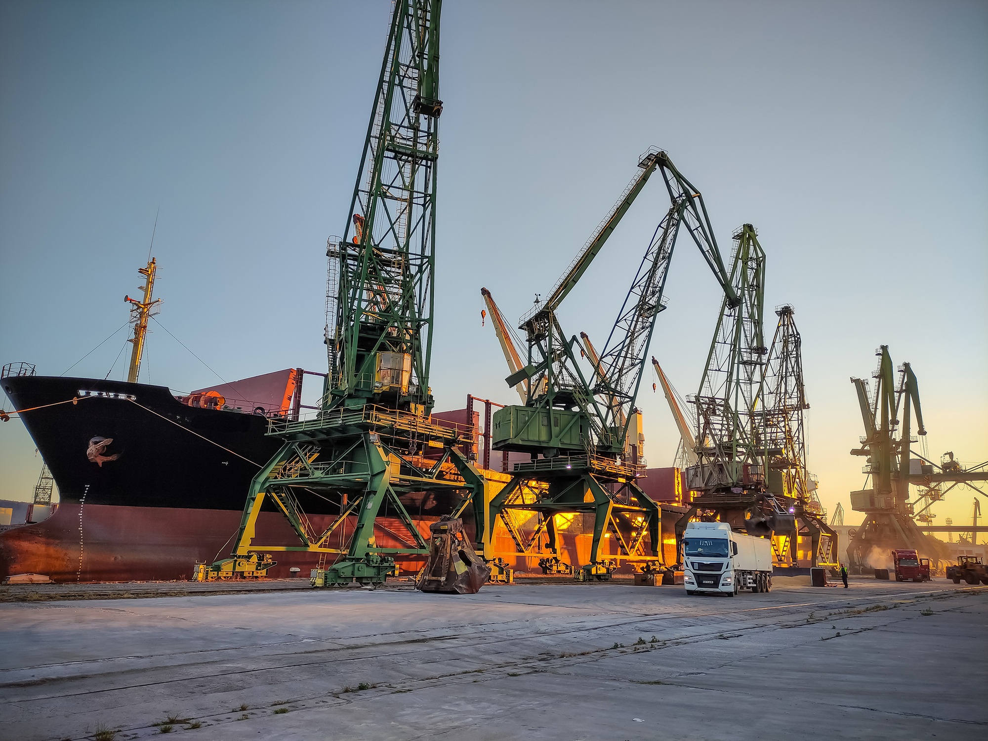 Tariffs Already Slowing US Economic Activity, LA Port Shipments Down 36%