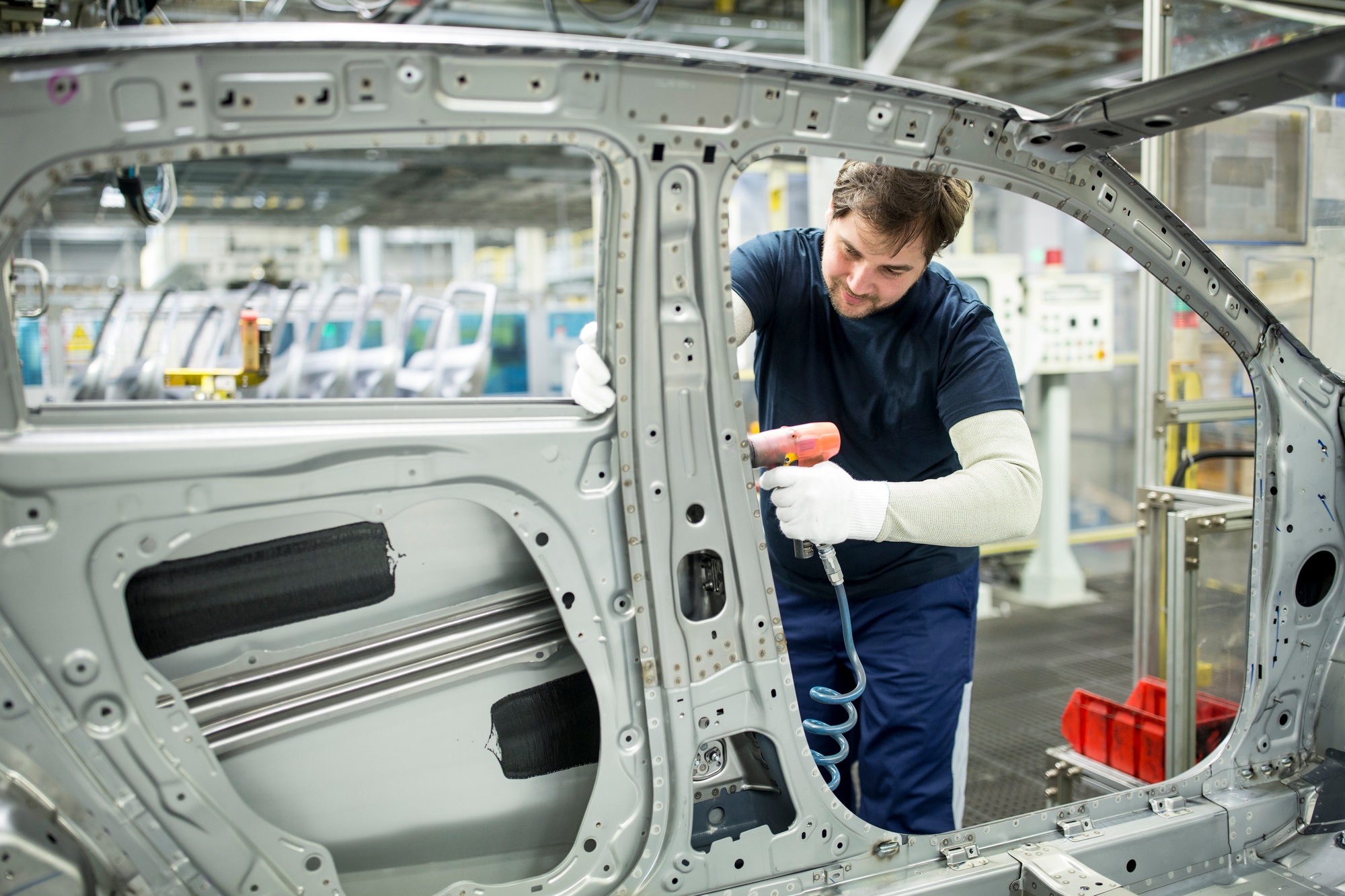 GM Beats Q1 Estimates but Pulls 2025 Guidance Amid Pending Tariff Deal