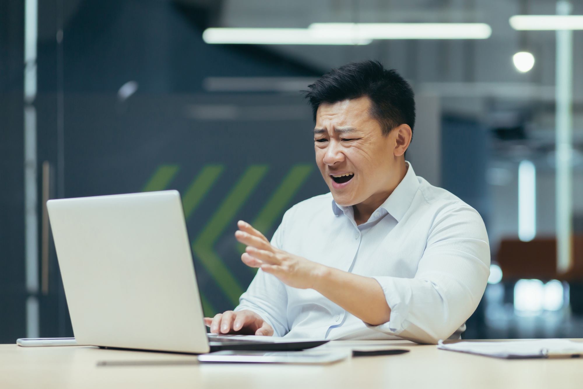 Coinbase Faces $400M Fallout After Insider Phishing Breach