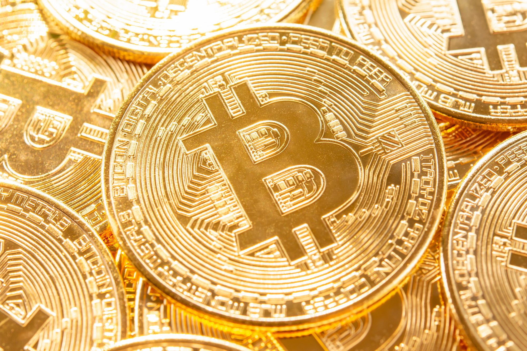 Bitcoin surpasses $105K, with analysts forecasting a rise to $200K by the end of 2025.