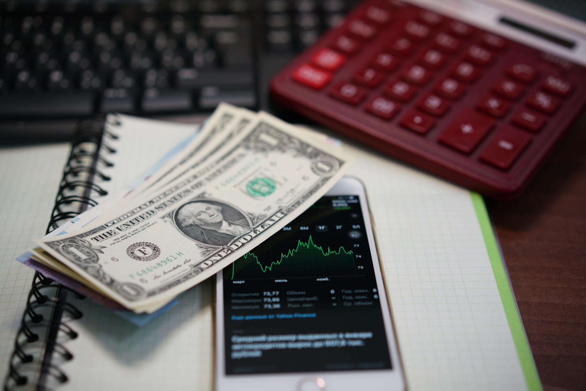 Palantir Stock Slides Despite AI Demand and Analyst Upgrades