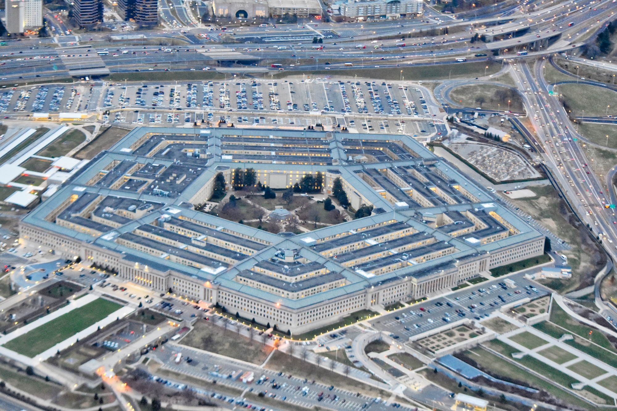 Palantir Secures $795M Pentagon Deal, Stock Climbs Amid Defense AI Push