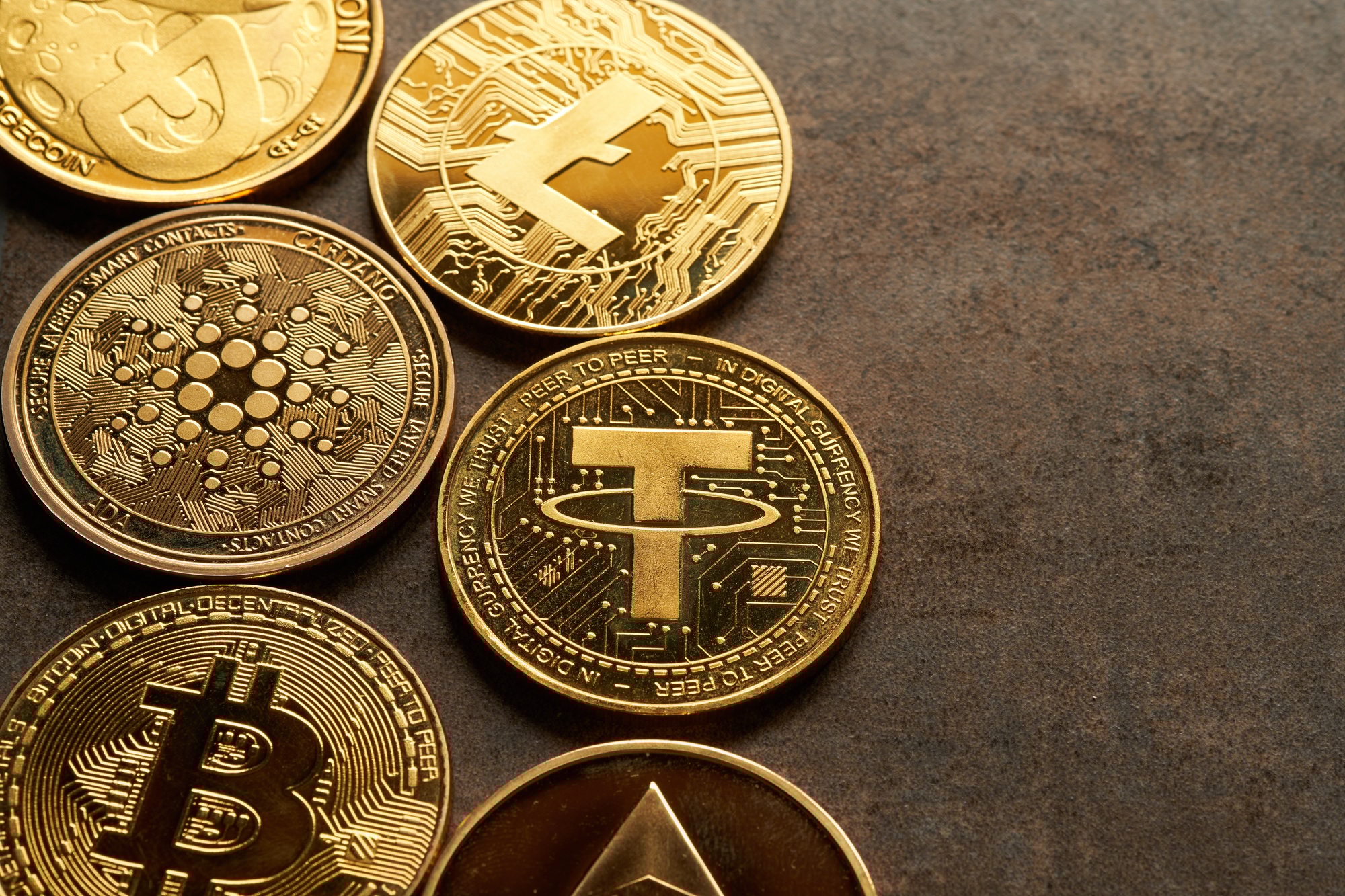 Crypto Price Predictions 2025: Bitcoin Eyes $200K, Altcoins Rally