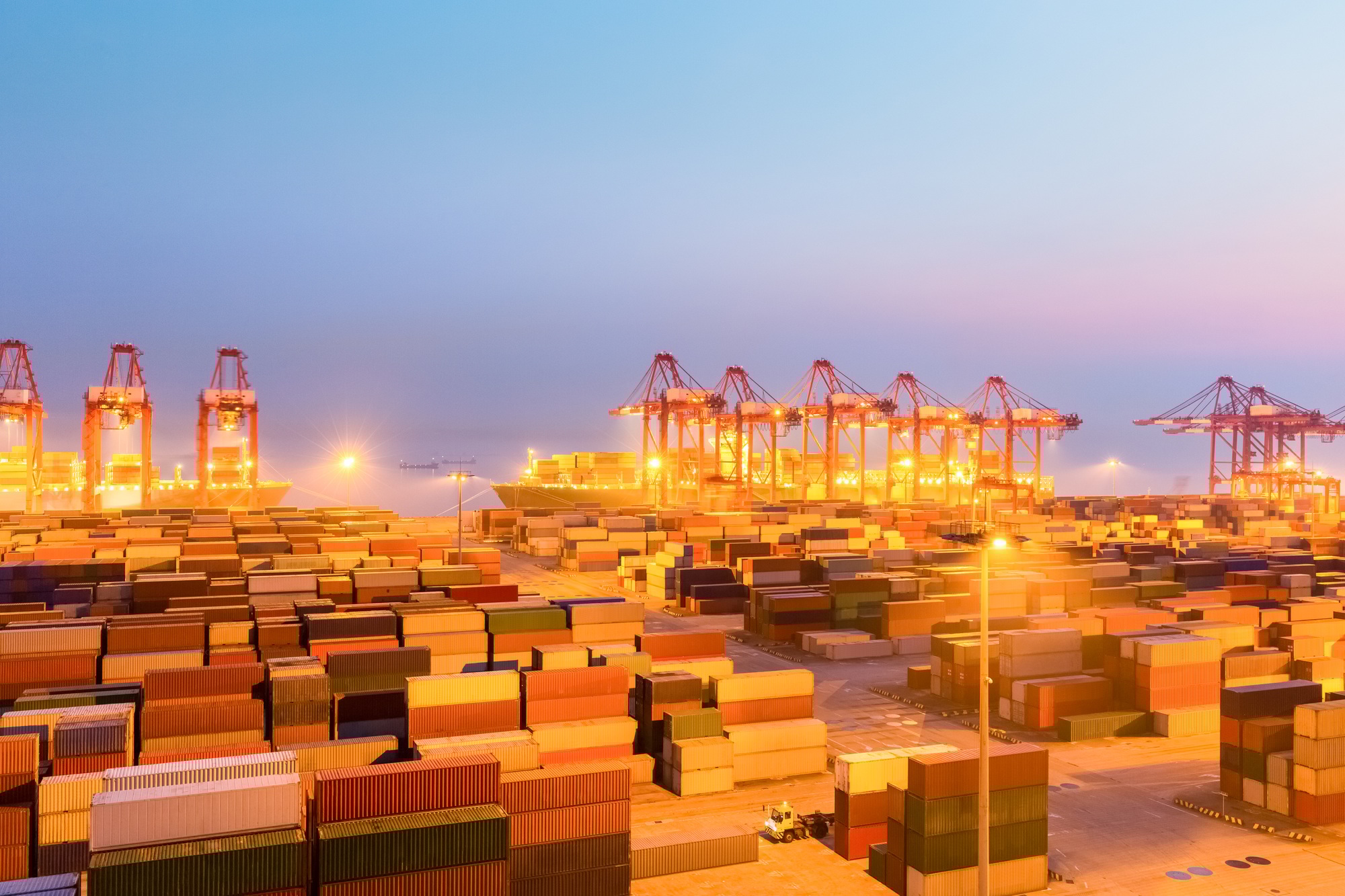 Crypto Weekend Gains at Risk Amid US-China Trade Tensions