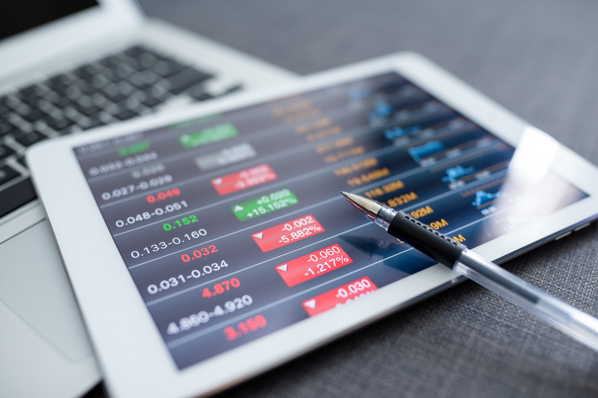 Buffett's Favorite Stock Among 4 Cheap Picks With Smart Money Buying