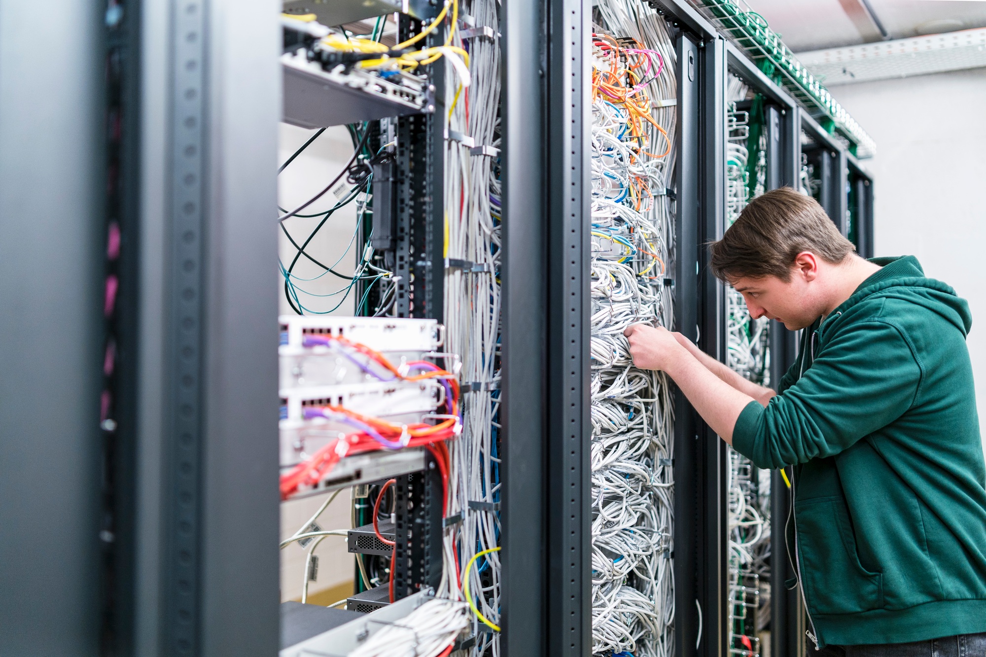 Bitcoin Mining Difficulty Slightly Declines from Record High