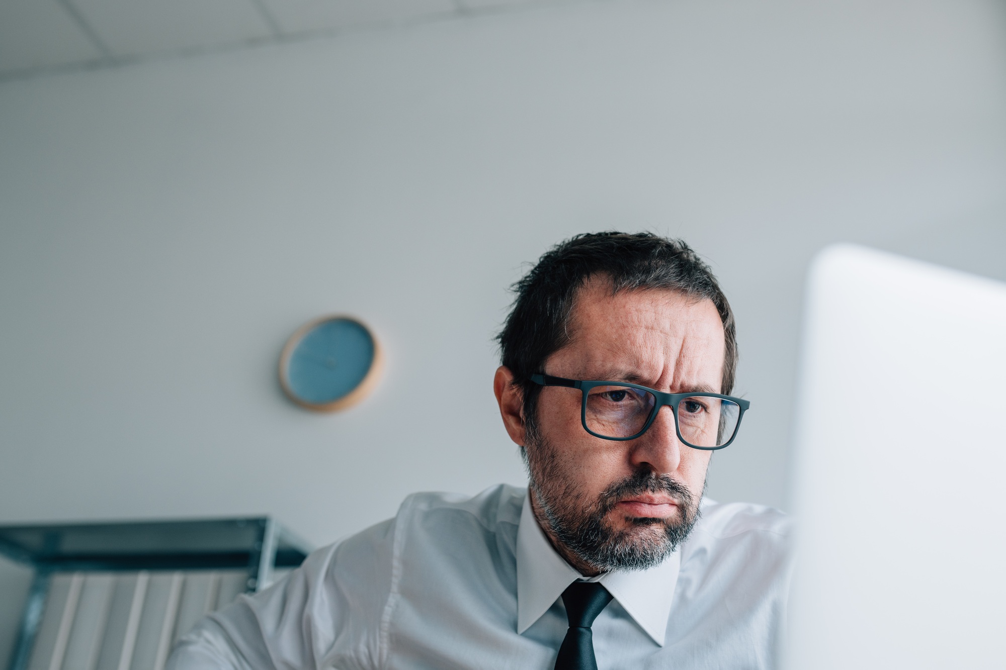Solana's SOL Falls 5% as Memecoin Trading Declines on Network