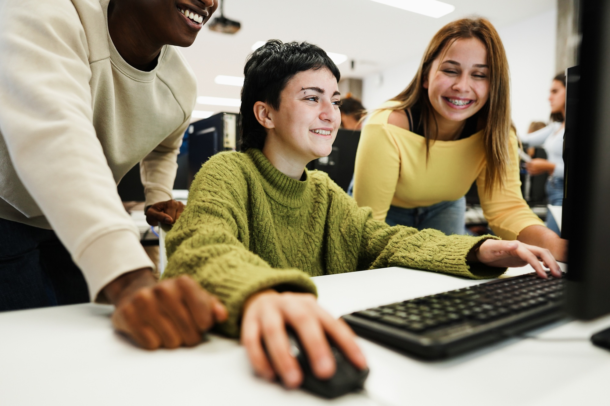 Teen Financial Whizzes Challenge Adults in Personal Finance - WSJ