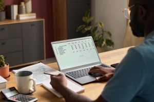 How to Use a Money Journal to Track Financial Progress