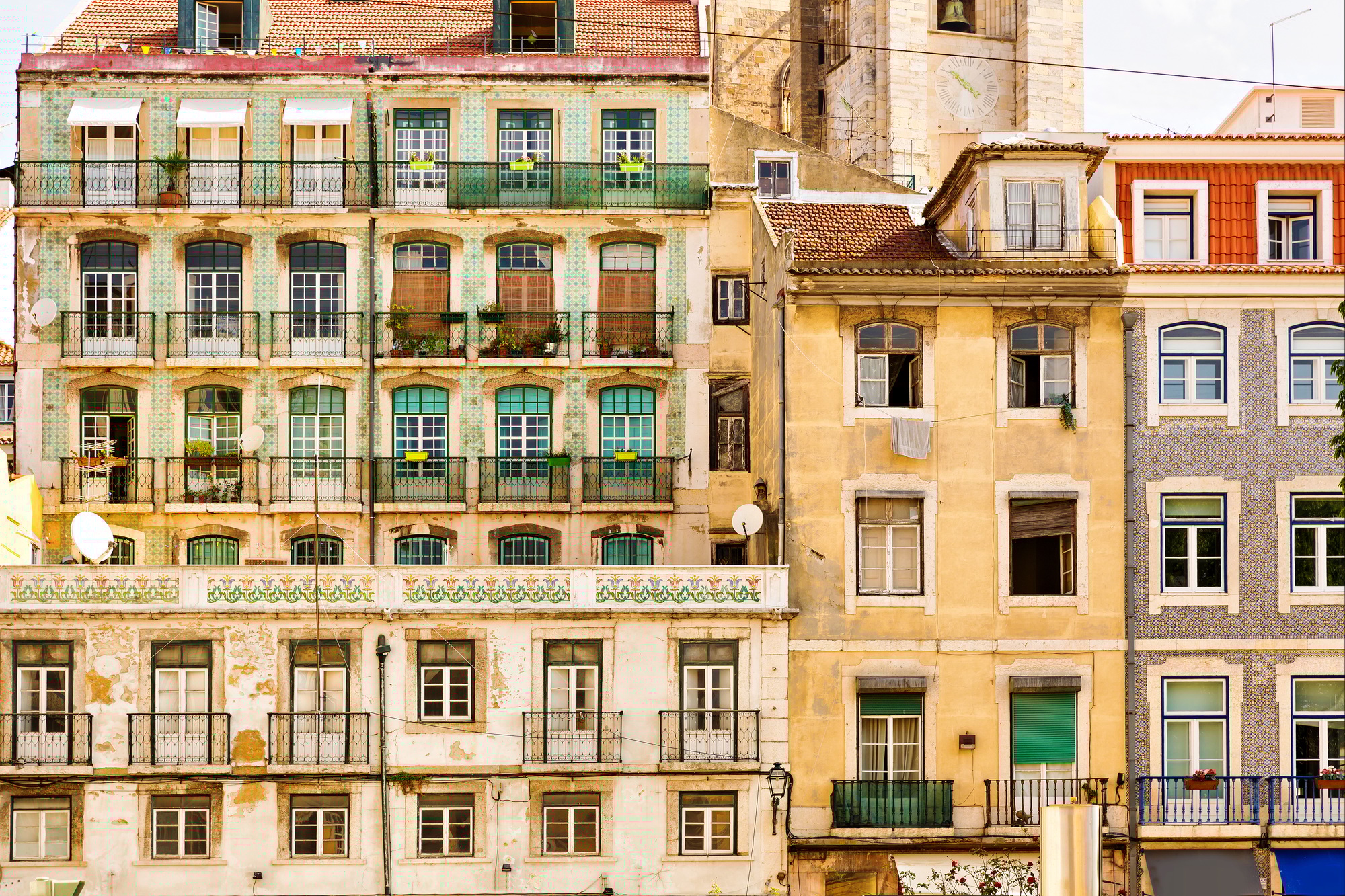 European Financial Sector Fuels Rising House Prices: A Political Crisis Looms