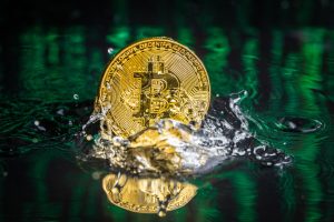 Bitcoin Drops Below $117,000 After Trump Crypto Bills Blocked Before Vote