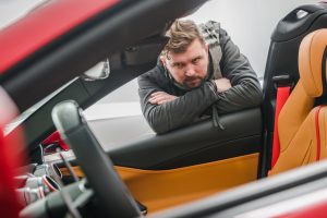 How to Choose Between Leasing or Buying a Vehicle