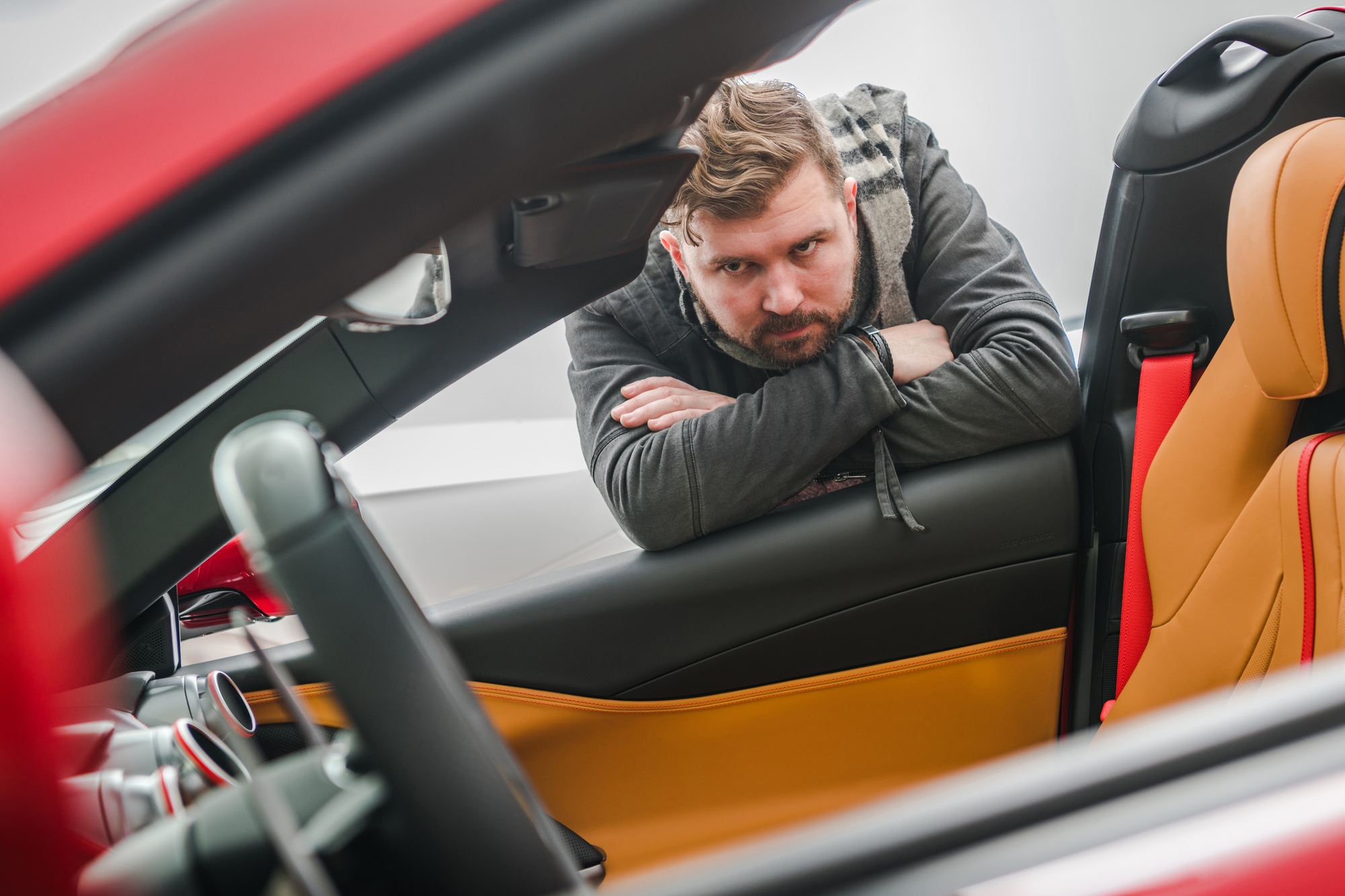 How to Choose Between Leasing or Buying a Vehicle