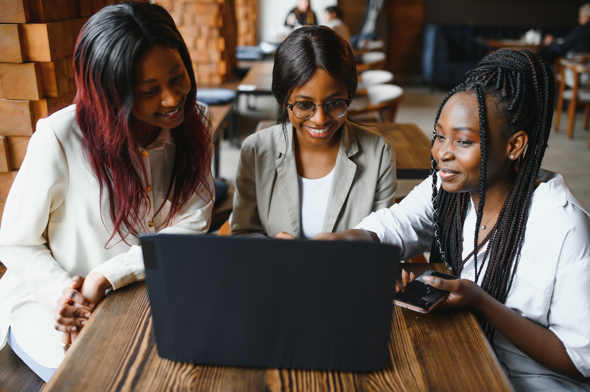 How to Use Tech Tools to Simplify Personal Budgeting