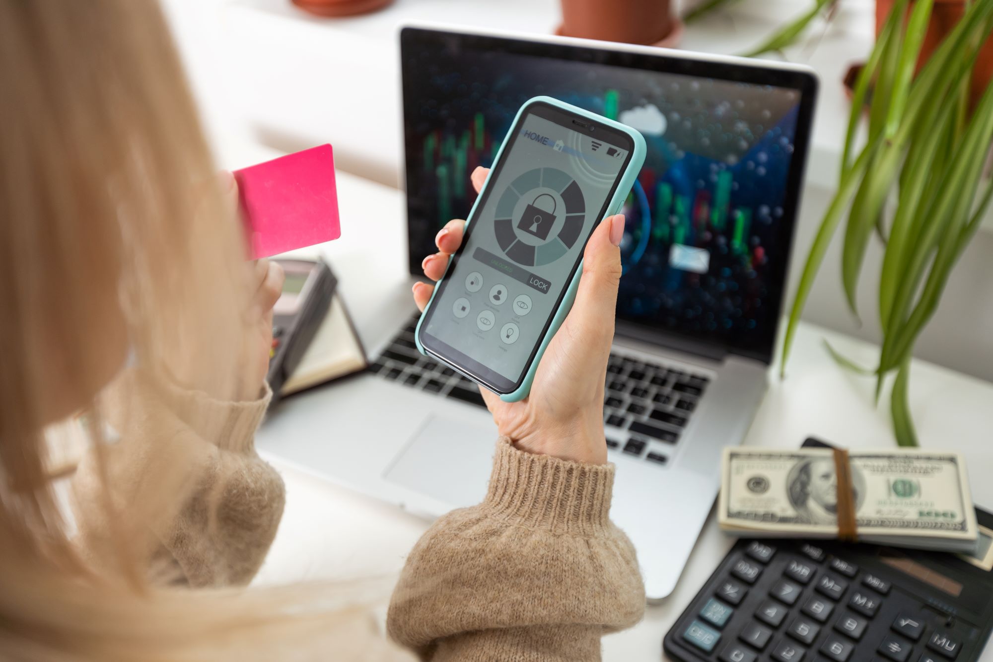 How to Use a Finance Tracker App to Stay on Budget